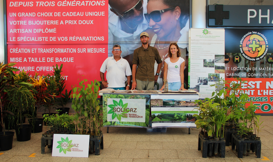 Foire aux plantes au centre commercial de Remire-Montjoly 2